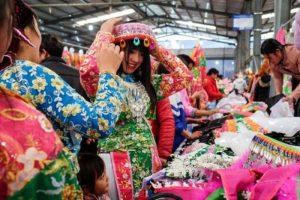Marchés locaux à inclure dans votre itinéraire de boucle de Ha Giang - guide des meilleurs marchés ethniques locaux de Ha Giang