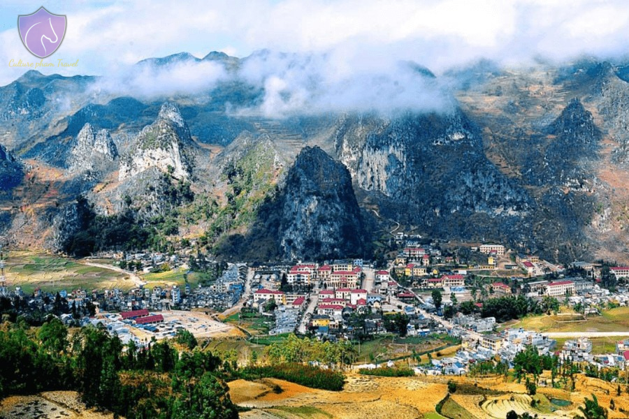 Dong Van, petite ville chargée d'histoire et de culture, avec un patrimoine fascinant à découvrir